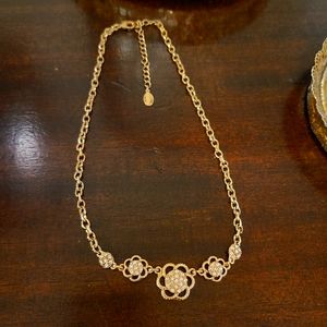 Macy's 2028 Gold Tone Mountain Daisy White Crystals 16" Chain Necklace